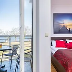 Seaview Nowy Swiat By Renters 아파트 *
